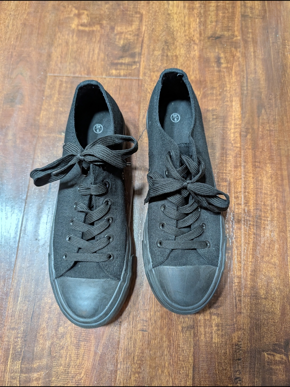 Womens's Platform Black Canvas Low-Top Sneakers